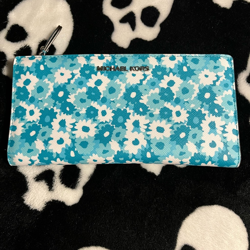 Michael Kors wallet NWOT